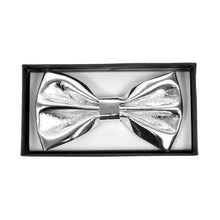 Load image into Gallery viewer, Umo Lorenzo Boxed Metallic Silver Banded Bow Tie