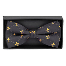 Load image into Gallery viewer, Men's Fleur-de-lis Banded Bow Tie