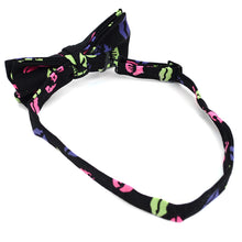 Load image into Gallery viewer, Men's Lips & Kiss Pattern Banded Bow Tie – Neon Print