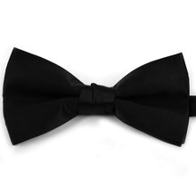 Load image into Gallery viewer, Umo Lorenzo 2.5" Poly Satin Banded Bow Tie – Boxed, Pre-Tied