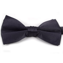 Load image into Gallery viewer, Umo Lorenzo 2.5" Poly Satin Banded Bow Tie – Boxed, Pre-Tied