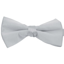 Load image into Gallery viewer, Umo Lorenzo 2.5" Poly Satin Banded Bow Tie – Boxed, Pre-Tied