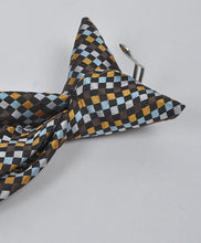 Load image into Gallery viewer, Umo Lorenzo Boy&#39;s Geometric Microfiber Woven Clip-On Ties – Gold, Red, Silver, Pink
