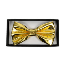 Load image into Gallery viewer, Umo Lorenzo Boxed Metallic Gold Banded Bow Tie

