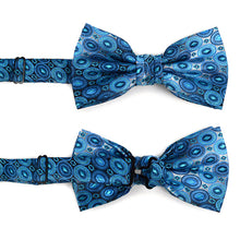 Load image into Gallery viewer, Laurant Bennet Diamond Pattern Banded Bow Tie &amp; Matching Hanky Pocket Round Set
