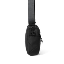 Load image into Gallery viewer, Ladies Diamond Quilted Camera Bag
