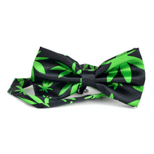 Load image into Gallery viewer, Weed print black bow tie for men
